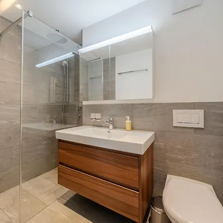 Eden L By Vacations, Exklusive Im Zentrum Appartement Arosa